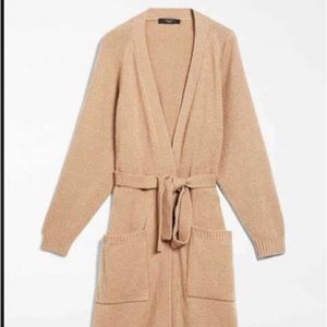 Weekend Max Mara cardigan. Classic color,long Gorgeous Great for fall.